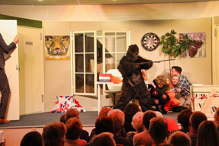 CPJ Waarder-Driebruggen met de klucht 'Dolle beestenboel'_73